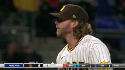 [Highlight] Padres announcer tries heckling Ian Happ a second before Happy knocks it over the center field fence