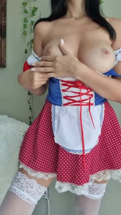 Asian beermaiden titties drop