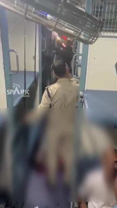 RPF policeman shot dead three random innocent Muslim men and his own senior colleague in a train in Maharashtra and shouts 