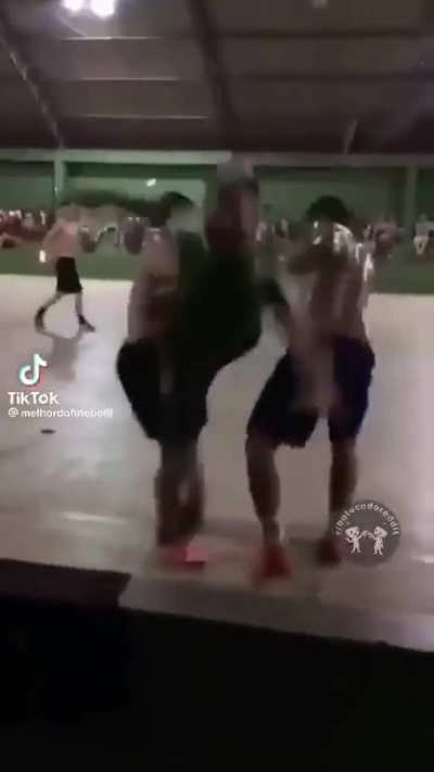 Pra que essa violência?