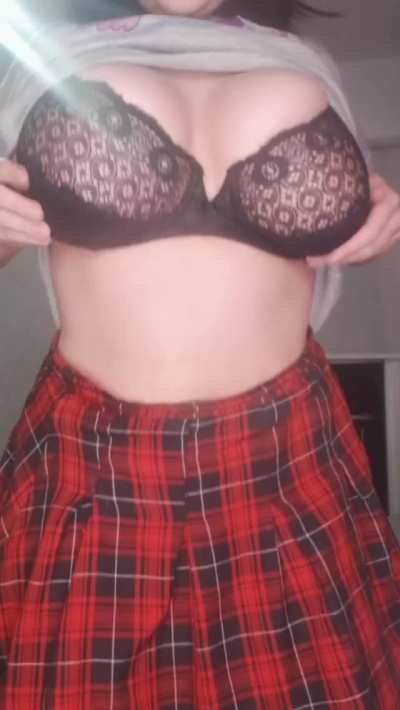 SURPRISE 😇😈 ( her Free album In Comments )