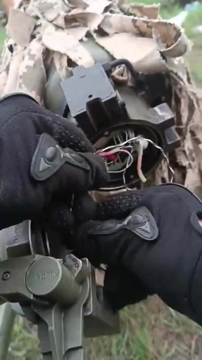UA: Charging and firing the SPG-9.
