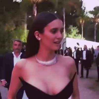 Nina Dobrev