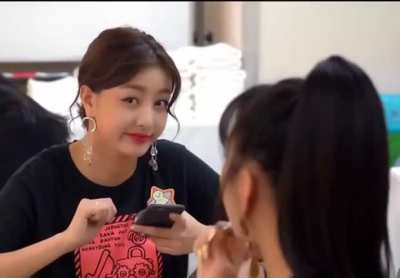 200612 - Jihyo ft. Chaeyoung's iconic expression