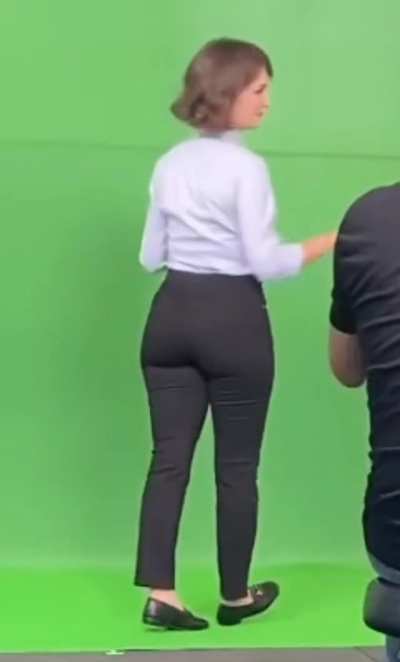Milana Vayntrub