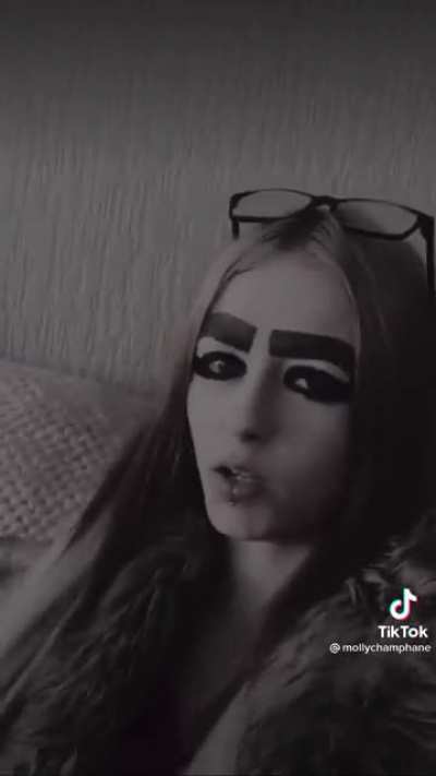 The brows 😳