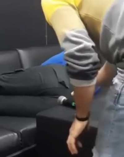How the fart mic should be used