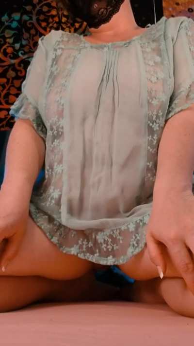 Just a little peek 😋