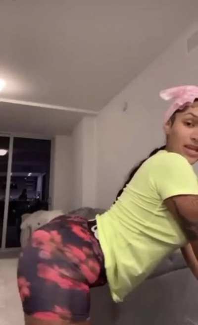 🥴