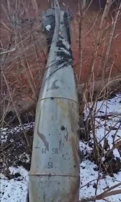 UA POV Avdiivka. Unexploded Russian Fab-500 bomb.