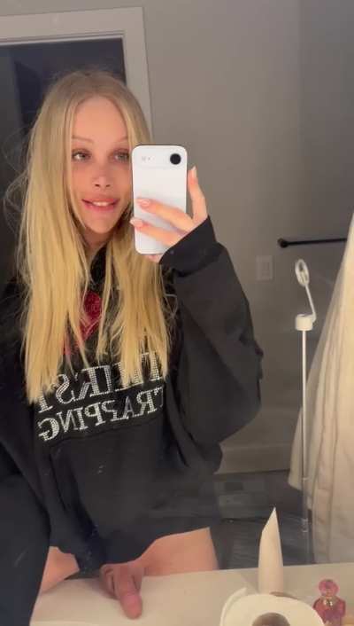 Guess I forgot to crop🤭😉