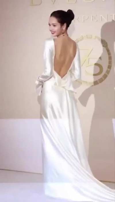 Lisaâs sexy backâ<wbr>¦â¦