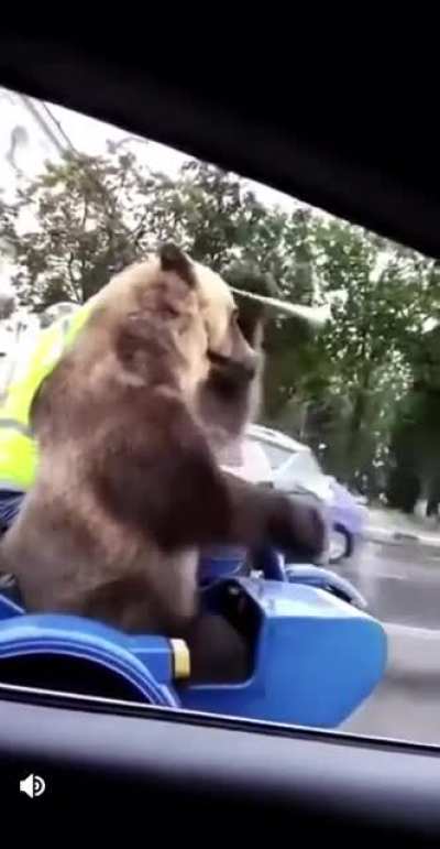 Беспл<wbr>атный цирк в пробке