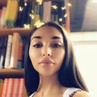 No bra 😳