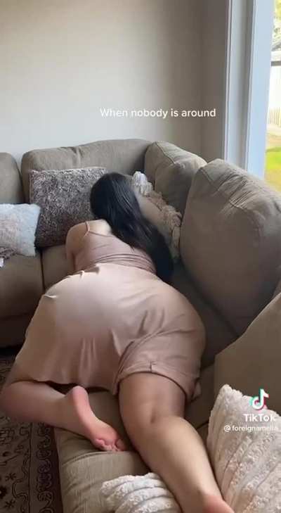 hella thick tiktoker