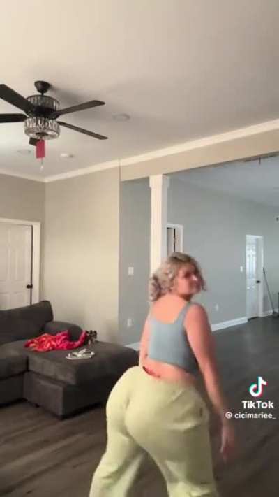 I always love it when she shakes some ass