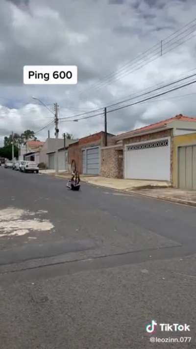 Meu ping já chegou 1100 foi o máximo que eu vi