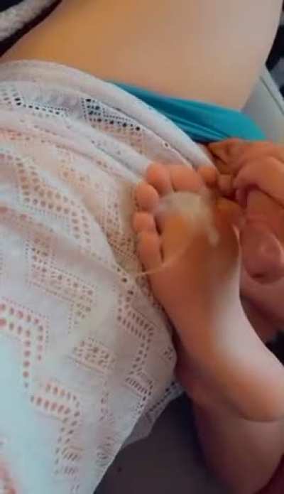 You can cum on my soles if you dress up 😘