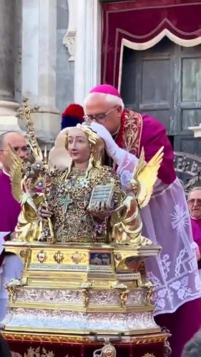 Coronation of the skull relic of St. Agatha by Cardinal Secretary of State Pietro Parolin.