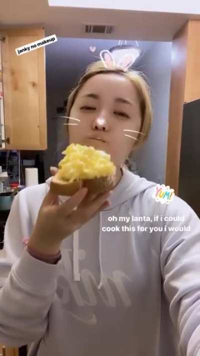 👀