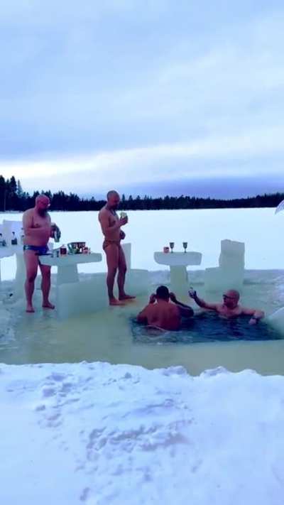 Poolparty in Finland