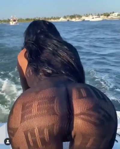 🤦🏾‍♂️