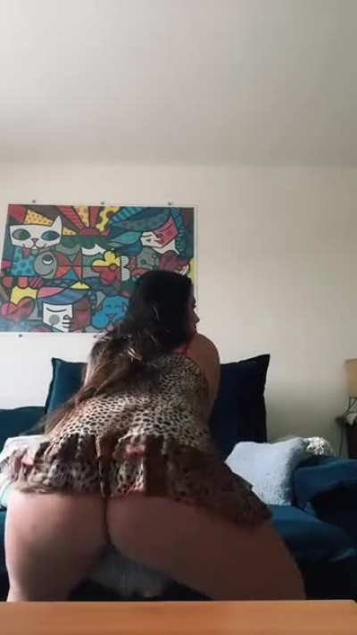 Upskirt showing all that ass and pussy lips @aham.lais