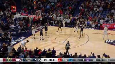 [Highlight] Jokic's game winning attempt goes in and out