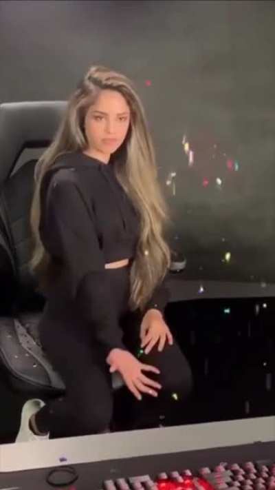 Her Thighs 😩