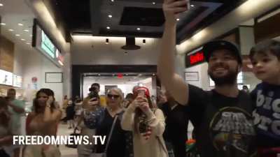 Antivaxxers invade Staten Island food court where vaccinations are mandated.