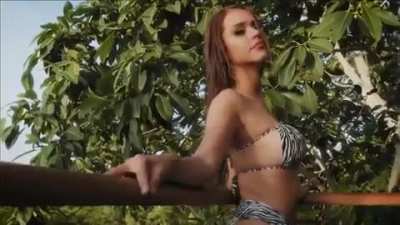 Yanet Garcia (@iam<wbr>yanet<wbr>garci<wbr>a)