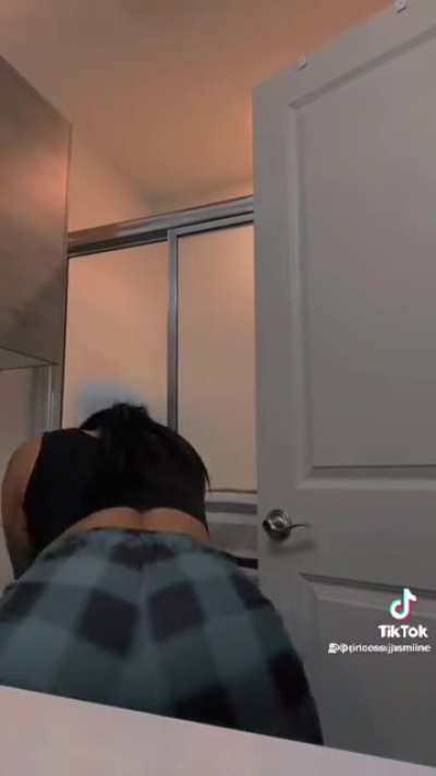 Princ<wbr>ess.J<wbr>asmii<wbr>ne Pajama Twerk