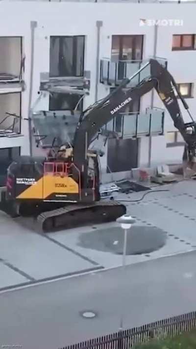 Good morning to workers who destroyed 30 new apartments in Blumberg, Germany after the owner refused to pay their wages.