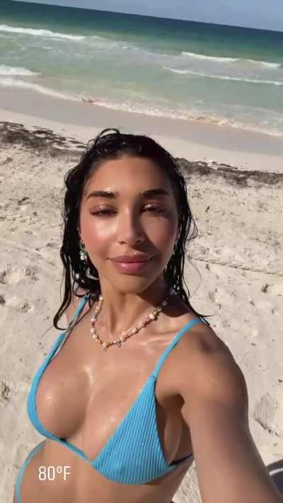 Bikini babe