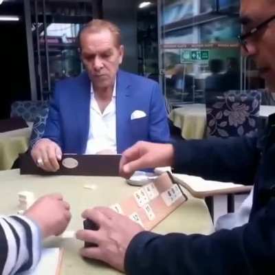 Atatürk, Abdülhamid'in verdiği toprakları kolay yönden almaya çalışıyor.