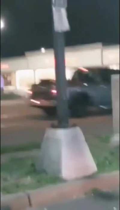 Looter flips a pickup truck while fleeing from cops at CVS [Philadelphia]