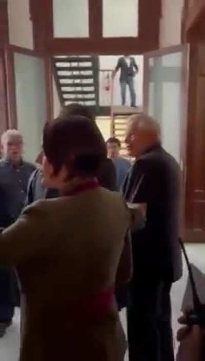 mientras tanto en mexico...