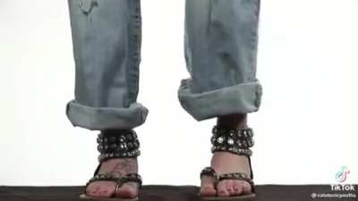 How to look like a rocker chick