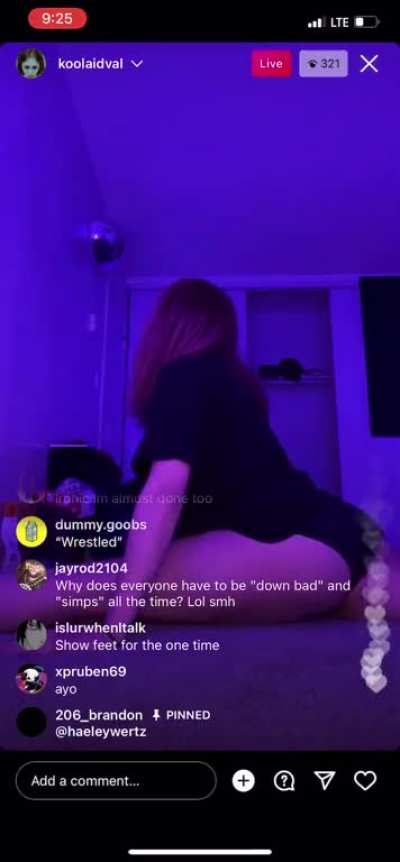 Tiktok Thot RedMonsterHead does splits on Live 😩