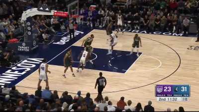 [Highlight] Chimezie Metu takes off and powerfully dunks on Rudy Gobert