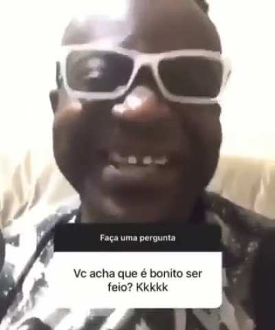 muca chegando na loirinha
