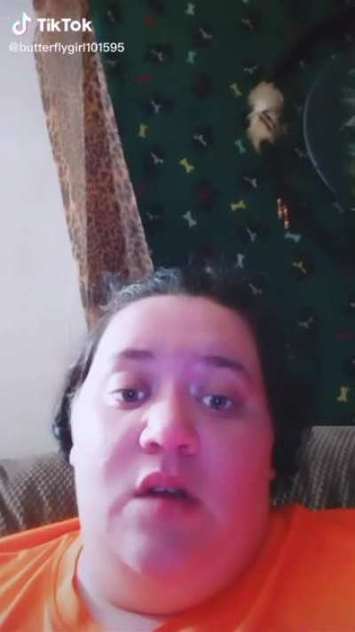 she's barely even lipsyncing it