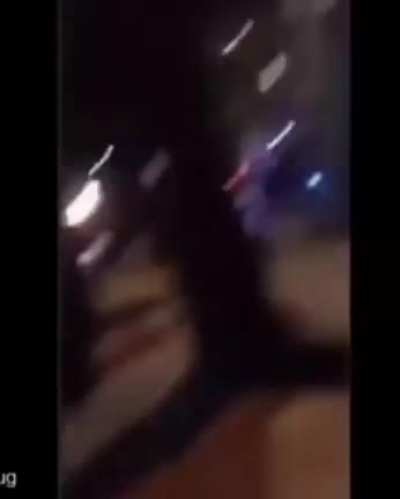 Este policía ganó todo, denle las llaves de internet y que lo cierre cuando se vaya.