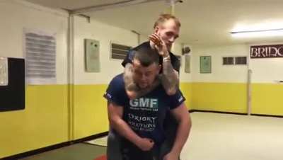 How to escape a rear choke in seconds