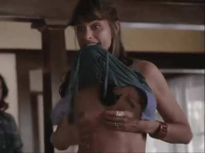 Amanda Peet