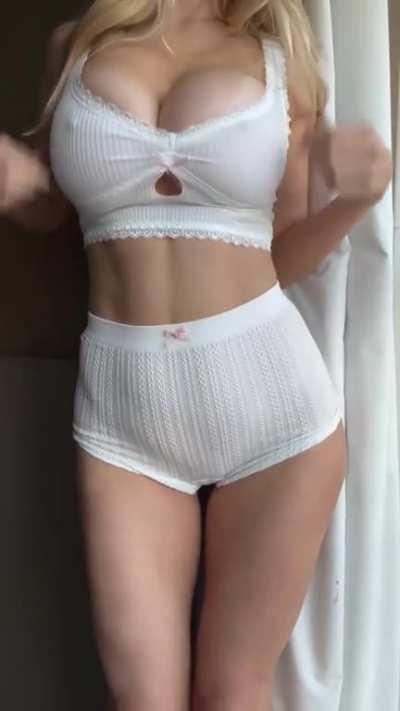 In case you were wondering what G cups look like... Here you go!
