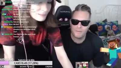 Dad calls his daughter thicc in front of thousands of viewers