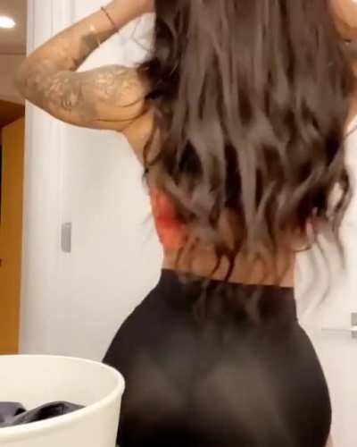 🍑🍑😩😩