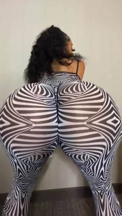 Hypnotized 😵‍💫🍑🤤😻😍❤️