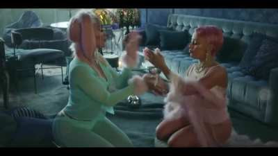 my last two brain cells teaming up to make another low effort phcj post